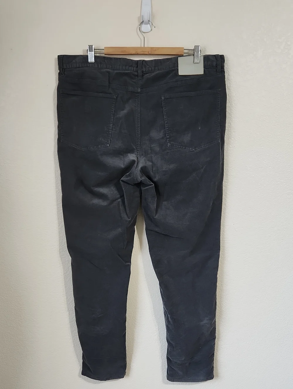 Vuori Optimist 5 Pocket Cord Pant Athletic Slim Fit in Charcoal 38x32